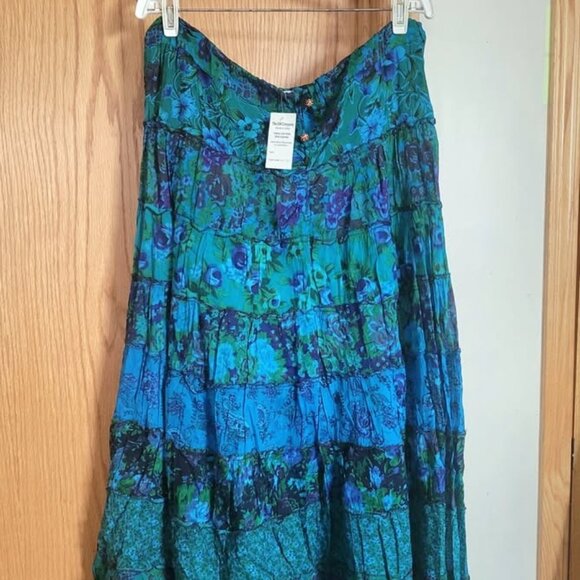 Gorgeous Brand New OM Company maxi tired skirt - Picture 2 of 6